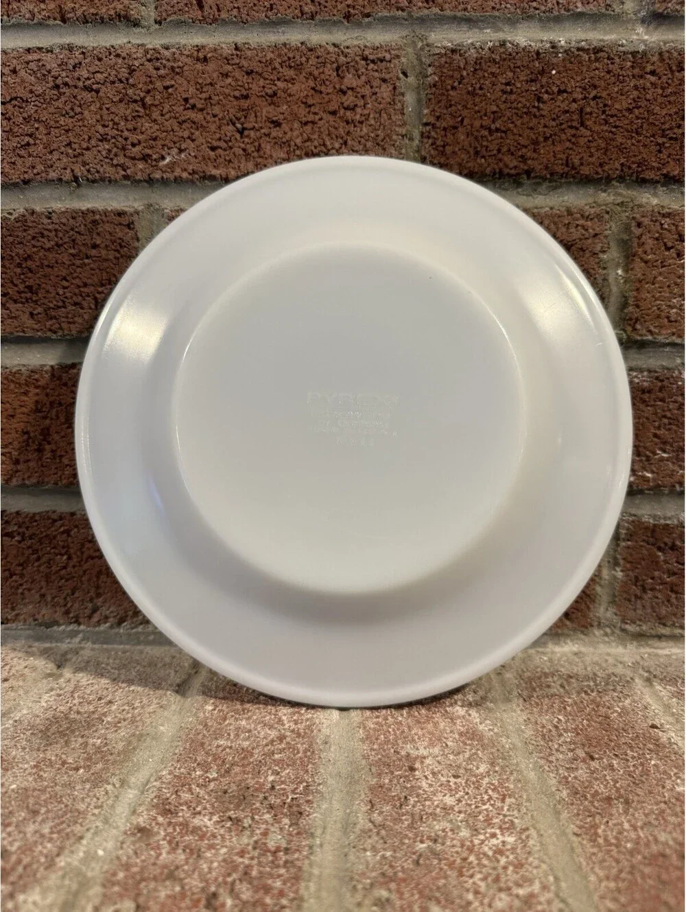 Pyrex White Glass Dinner Plates Red Banded Rim Round Glossy Finish Set of 3